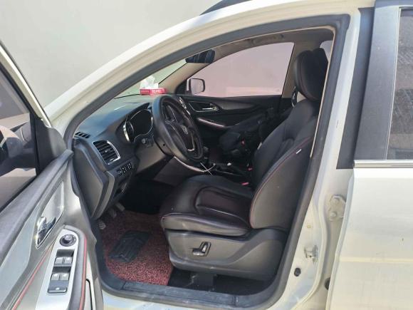 [广州·粤U] 二手宝骏宝骏5602015款 1.8L 手动豪华型