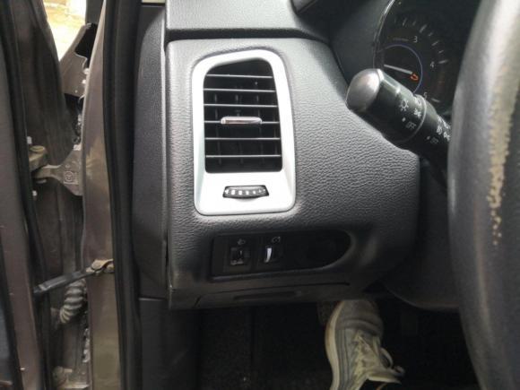 [无锡·苏B] 二手江铃驭胜S3502014款 2.4T 自动两驱柴油豪华天窗版5座