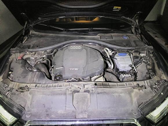 [南京·苏A] 二手奥迪奥迪A6L2018款 30周年年型 35 TFSI 时尚型