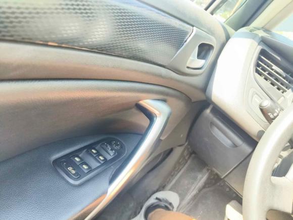 [武汉·鄂A] 二手雪铁龙雪铁龙C52014款 1.6T 自动尊享型