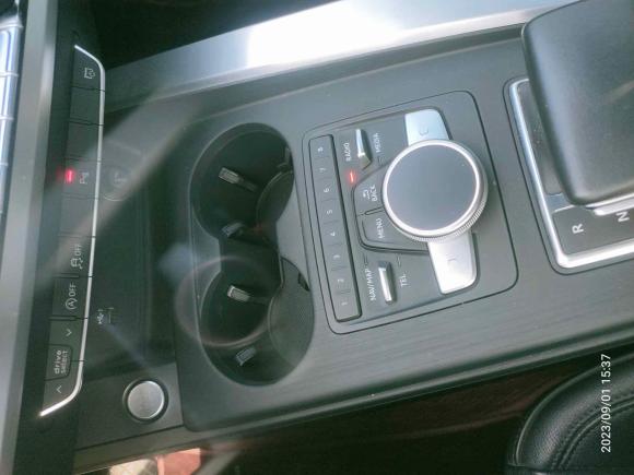 [上海·沪B] 二手奥迪奥迪A4L2018款 30周年年型 40 TFSI 时尚型