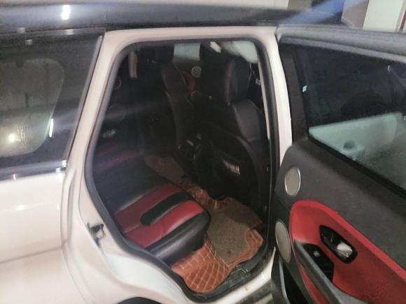 [青岛·鲁B] 二手路虎揽胜极光2014款 2.0T 5门耀动版