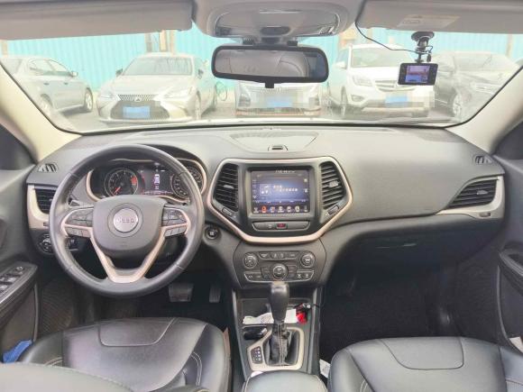 [成都·川A] 二手Jeep自由光2017款 2.0L 优越版