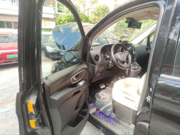 [深圳·粤B] 二手奔驰威霆2018款 2.0T 精英版 7座 国VI