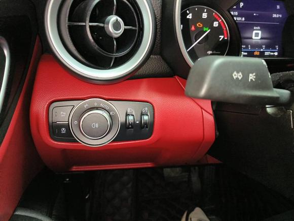 [武汉·鄂A] 二手阿尔法·罗密欧Giulia朱丽叶2017款 2.0T 200HP 豪华版