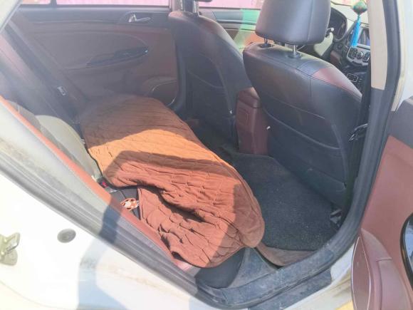 [青岛·鲁B] 二手比亚迪速锐2016款 1.5L 手动精英型