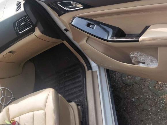 [上海·皖C] 二手宝骏宝骏7302014款 1.5L 手动舒适型 7座