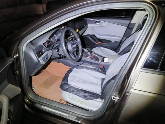 [武汉·粤B] 二手奥迪奥迪A4L2017款 Plus 40 TFSI 进取型