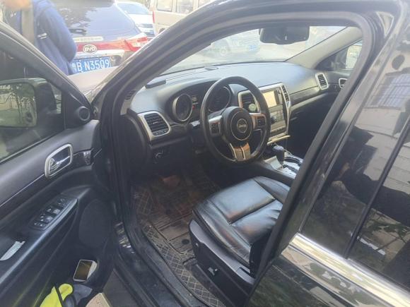 [青岛·鲁U] 二手Jeep大切诺基2013款 3.6L 舒适版