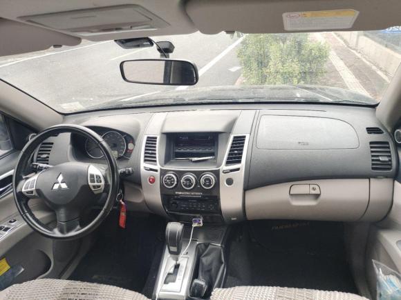 [南京·苏A] 二手三菱帕杰罗·劲畅2013款 3.0L 自动四驱行政版