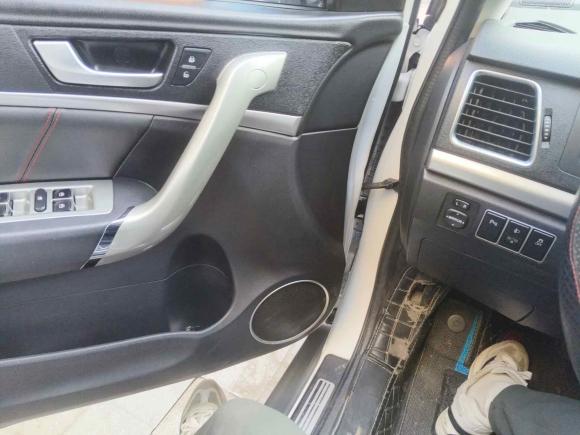 [武汉·鄂A] 二手哈弗哈弗H62017款 红标 运动版 1.5T 自动两驱豪华型