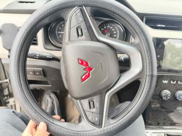 [上海·苏U] 二手五菱汽车五菱宏光PLUS2020款 1.5L 手动舒适型 7座