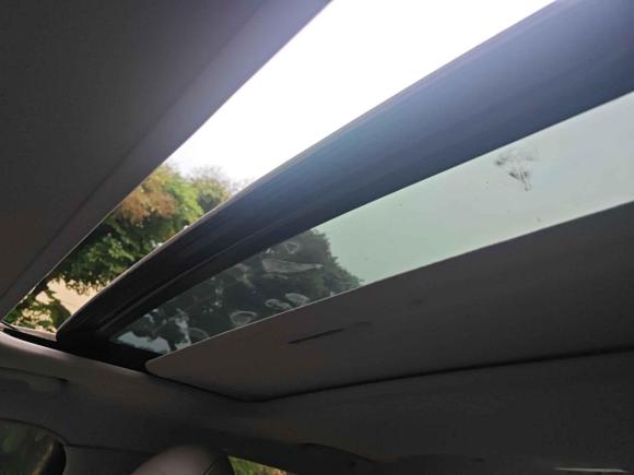 [广州·粤A] 二手雪铁龙雪铁龙C52012款 2.3L 自动尊贵型