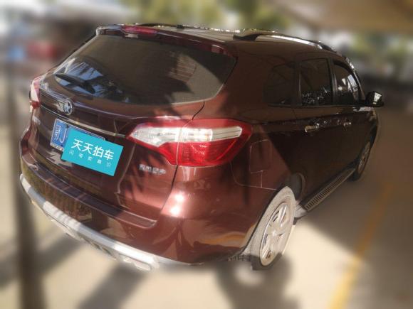 [上海·鄂J] 二手启辰启辰T702015款 1.6L 手动睿行版