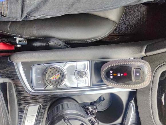 [无锡·苏B] 二手凯迪拉克凯迪拉克XT62020款 28T 六座豪华型