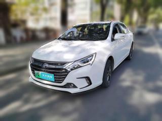 比亚迪秦新能源2018款 1.5T 智联尊贵型