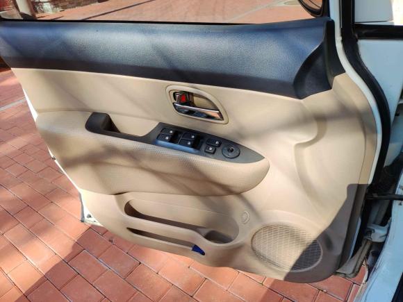 [青岛·鲁B] 二手起亚佳乐2011款 1.6L 5座自动舒适版