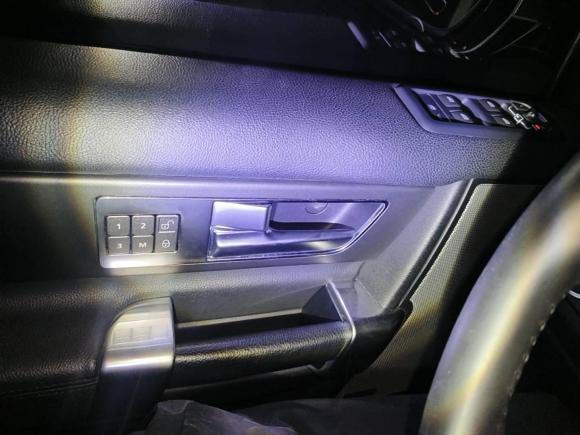 [广州·粤A] 二手路虎发现2015款 3.0 SC V6 SE