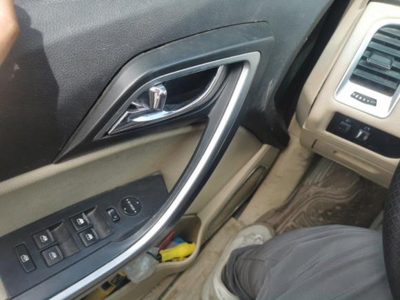 [上海·沪A] 二手江铃驭胜S3502013款 2.4T 自动两驱柴油豪华版5座