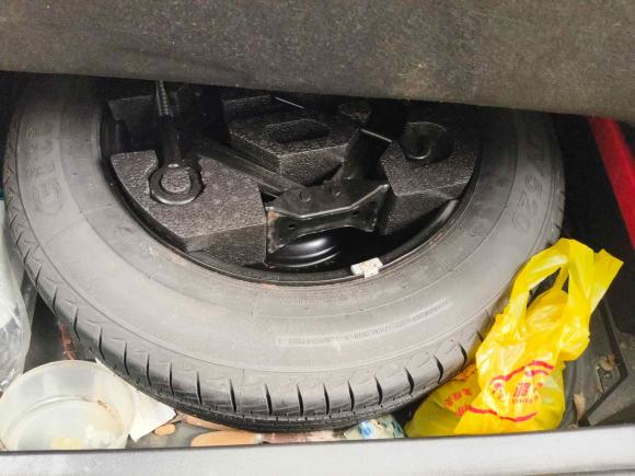 [芜湖·皖B] 二手奇瑞瑞虎52015款 2.0L 手动家尊版