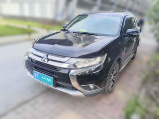 三菱欧蓝德2016款 2.4L 四驱豪华版 7座