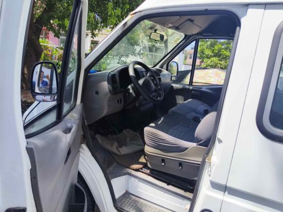 [上海·沪C] 二手福特经典全顺2013款 2.8T柴油冰白物流车长轴中顶JX493ZLQ4