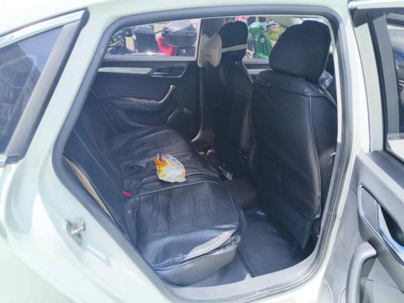 [上海·沪A] 二手荣威荣威i6新能源2017款 45T 混动互联智享版