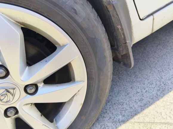 [青岛·鲁B] 二手宝骏宝骏310W2017款 1.5L 手动时尚型 国VI