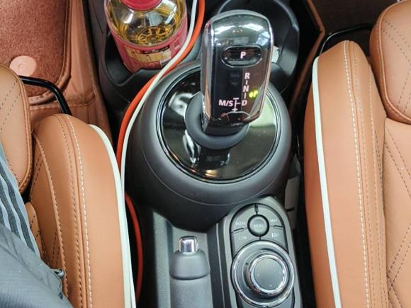 [上海·沪D] 二手MINIMINI2023款 2.0T COOPER S 艺术家 五门版