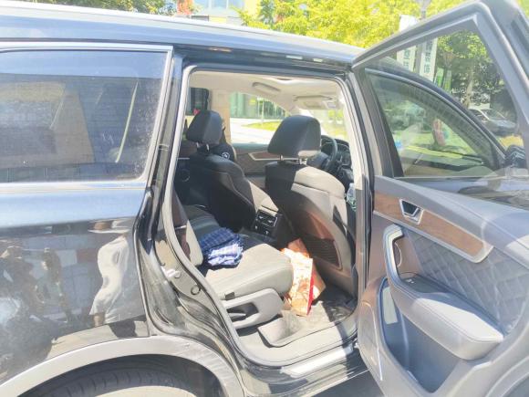 [苏州·苏E] 二手红旗红旗HS72021款 2.0T DCT两驱智联旗畅版