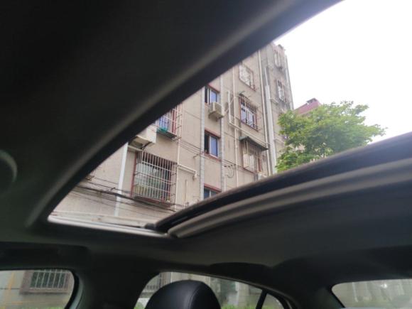 [上海·沪C] 二手雪铁龙雪铁龙C4L2014款 1.8L 智驱版 手动劲智型