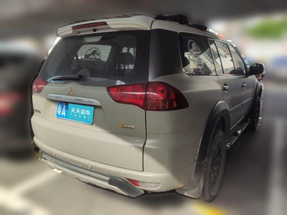 [广州·粤A] 二手三菱帕杰罗·劲畅2013款 3.0L 自动四驱行政版
