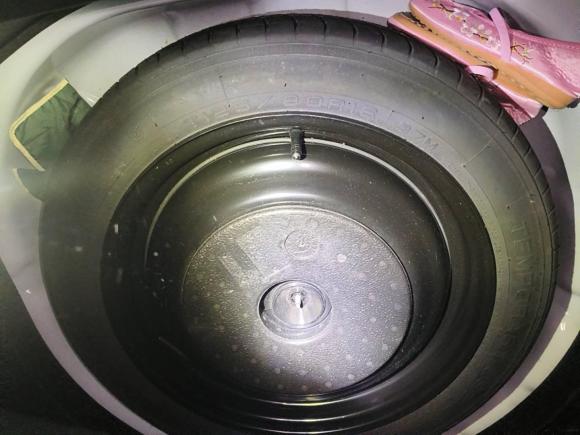 [南京·苏A] 二手福特福克斯2017款 三厢 1.6L 自动舒适型智行版