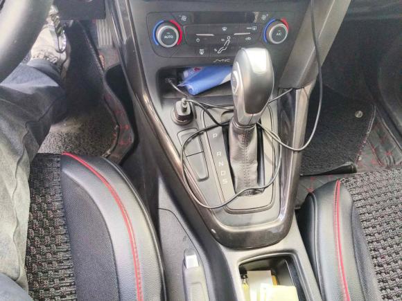 [北京·鄂A] 二手福特福克斯2018款 两厢经典 EcoBoost 180 自动精英型