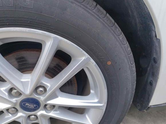 [上海·苏N] 二手福特福克斯2018款 两厢经典 1.6L 自动风尚型智行版