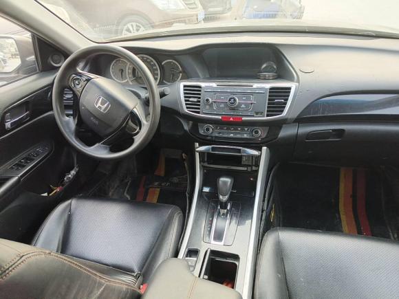 [济南·鲁A] 二手本田雅阁2016款 2.0L 舒适版