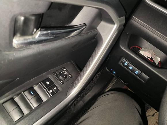 [上海·沪B] 二手丰田RAV4荣放2020款 双擎  2.5L E-CVT两驱精英版