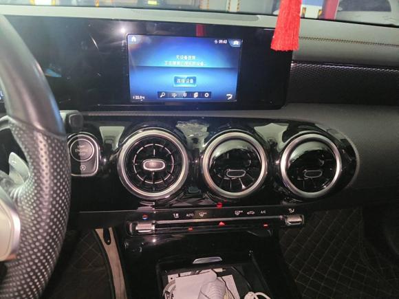 [上海·沪C] 二手奔驰奔驰A级2019款 改款 A 180 L 运动轿车