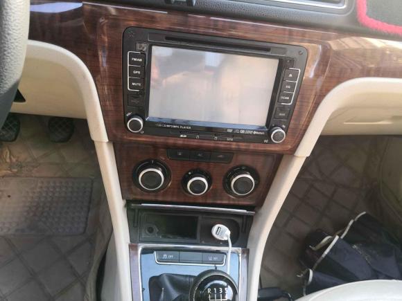 [上海·豫A] 二手大众朗逸2013款 1.6L 手动舒适版