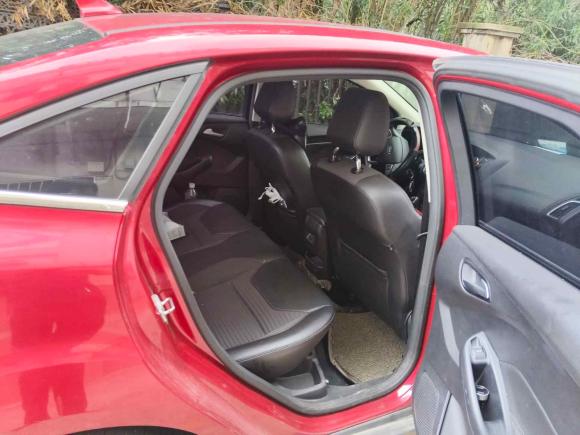 [苏州·苏E] 二手福特福克斯2017款 三厢 1.6L 手动风尚型智行版