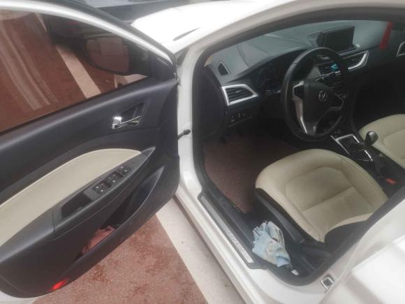 [温州·浙C] 二手长安悦翔V72015款 1.6L 手动乐享型 国IV