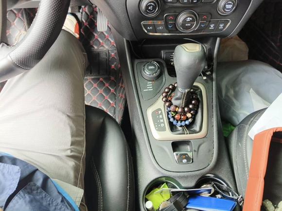 [南京·苏A] 二手Jeep自由光2016款 2.4L 专业智能版