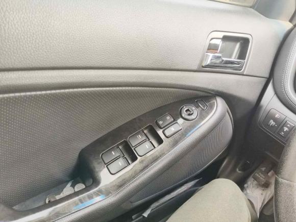 [南京·苏A] 二手起亚起亚K52012款 2.0L 自动DLX