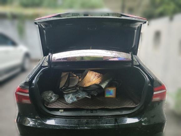 [南京·沪A] 二手荣威荣威ei62017款 45T 混动互联智享版