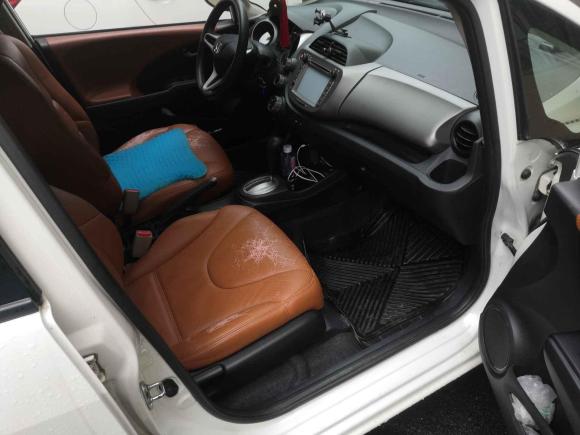 [上海·沪C] 二手本田飞度2011款 1.3L 自动舒适版