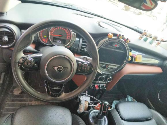 [金华·浙G] 二手MINIMINI2018款 1.5T COOPER 艺术家 五门版