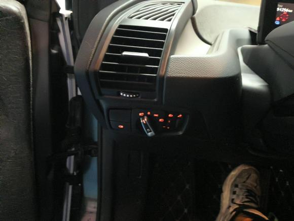 [无锡·苏B] 二手宝马宝马i32016款 升级款时尚型