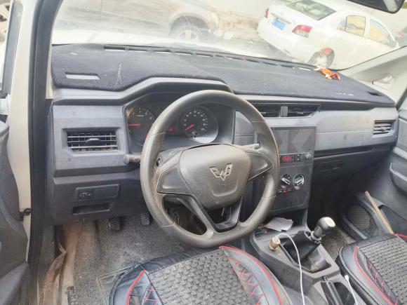 [武汉·鄂A] 二手五菱汽车五菱宏光PLUS2019款 1.5T 手动标准型 5座