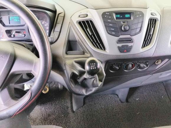 [青岛·鲁B] 二手福特全顺2017款 2.0T柴油厢式运输车短轴低顶国V