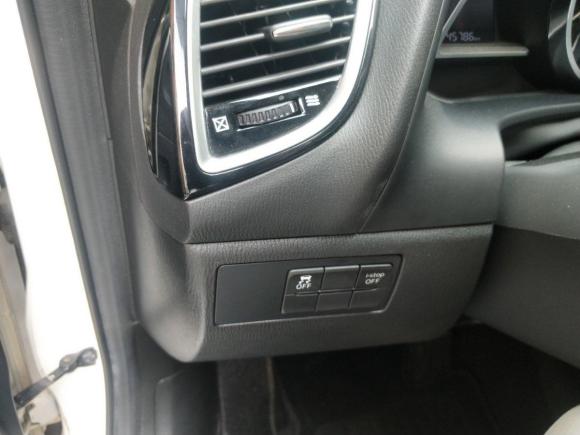 [上海·沪B] 二手马自达马自达3 Axela昂克赛拉2014款 两厢 2.0L 自动旗舰型